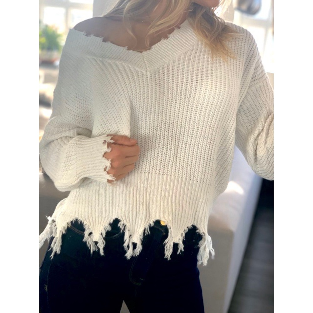 🍁Daphne Distressed Sweater